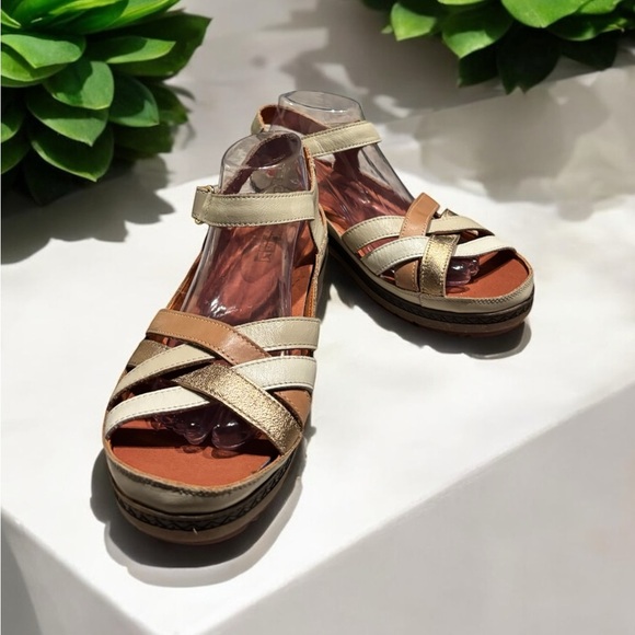 Pikolinos Granada Multi Color Woven Leather Strap Sandal. Like new. - Picture 12 of 15